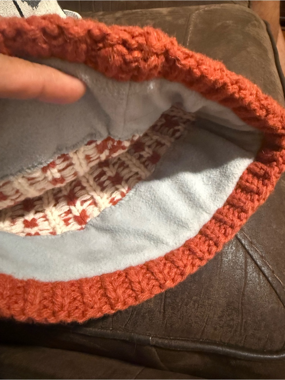 Patagonia women’s Pom Pom Beanie - Rust with Cream Accents - Picture 6 of 6